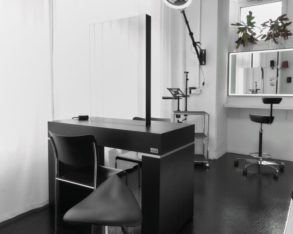 Fotostudio-Zürich_Mietstudio_Fotografie-Dienstleistungen_Fotoshooting_Bewerbungsfoto 1